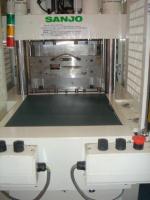 射出成形機【20050032】山城精機たて型射出成型機　VSS-40*40-52-P　買取